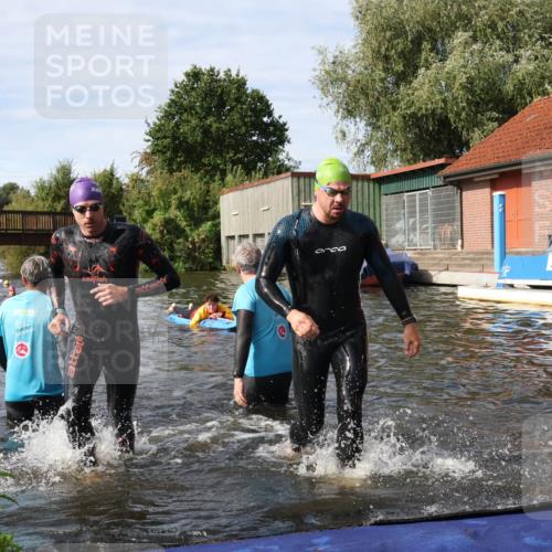 31.08.2025 - Elbe Triathlon Hamburg Luisa Fischer http://msf.ph/oto/8683730 31.08.2025 10:20:06 Schwimmen 1185, 1208, 1445 meine-sportfotos.de