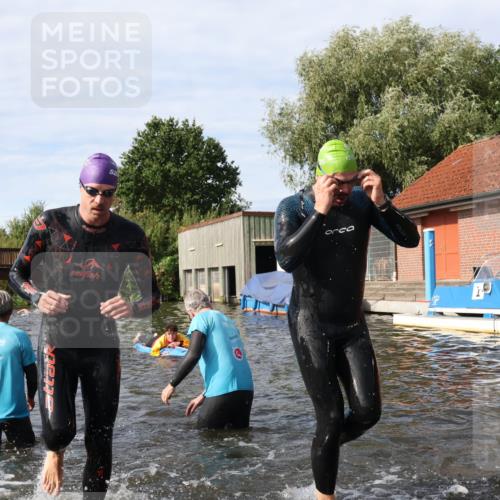 31.08.2025 - Elbe Triathlon Hamburg Luisa Fischer http://msf.ph/oto/8683733 31.08.2025 10:20:07 Schwimmen 1185, 1208, 1445 meine-sportfotos.de