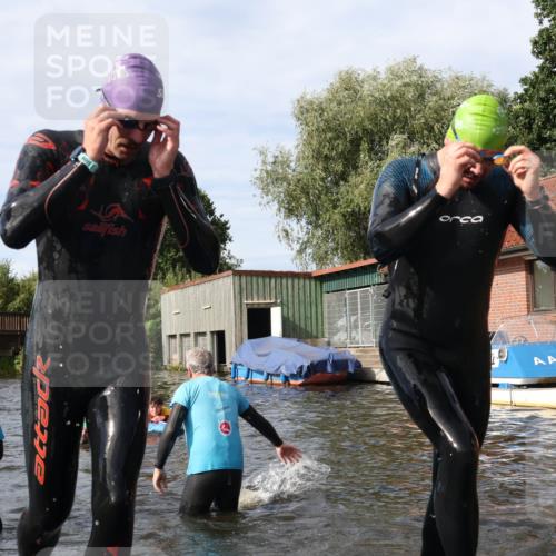 31.08.2025 - Elbe Triathlon Hamburg Luisa Fischer http://msf.ph/oto/8683736 31.08.2025 10:20:08 Schwimmen 1185, 1208, 1445 meine-sportfotos.de