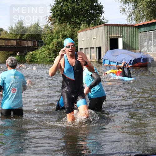 31.08.2025 - Elbe Triathlon Hamburg Luisa Fischer http://msf.ph/oto/8683745 31.08.2025 10:20:18 Schwimmen 1014, 1143, 1226 meine-sportfotos.de