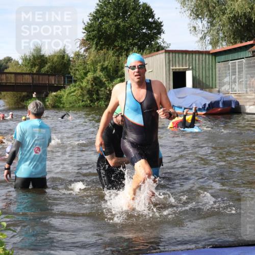 31.08.2025 - Elbe Triathlon Hamburg Luisa Fischer http://msf.ph/oto/8683748 31.08.2025 10:20:19 Schwimmen 1014, 1143, 1226 meine-sportfotos.de