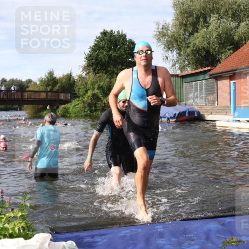 31.08.2025 - Elbe Triathlon Hamburg Luisa Fischer http://msf.ph/oto/8683753 31.08.2025 10:20:20 Schwimmen 1014, 1143, 1226 meine-sportfotos.de