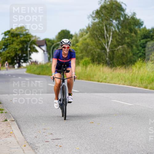 31.08.2025 - Elbe Triathlon Hamburg Michael Burmester http://msf.ph/oto/8683756 31.08.2025 11:14:12 Radfahren 1361, 1401, 1428 meine-sportfotos.de