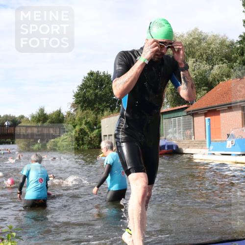 31.08.2025 - Elbe Triathlon Hamburg Luisa Fischer http://msf.ph/oto/8683762 31.08.2025 10:20:22 Schwimmen 1014, 1127, 1140, 1143, 1224, 1226 meine-sportfotos.de