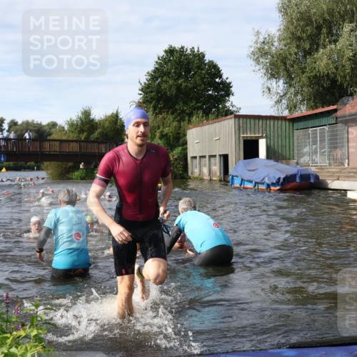 31.08.2025 - Elbe Triathlon Hamburg Luisa Fischer http://msf.ph/oto/8683768 31.08.2025 10:20:25 Schwimmen 1014, 1127, 1140, 1143, 1180, 1216, 1224, 1226 meine-sportfotos.de