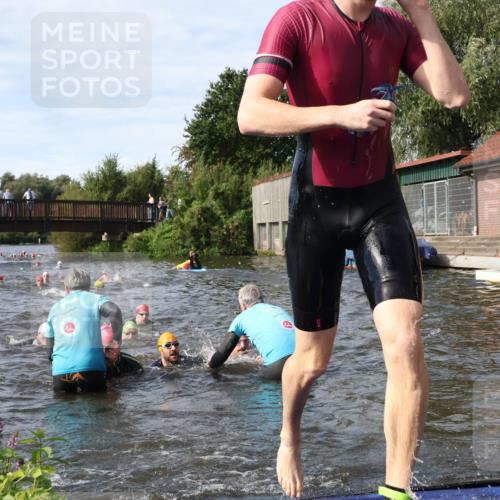 31.08.2025 - Elbe Triathlon Hamburg Luisa Fischer http://msf.ph/oto/8683773 31.08.2025 10:20:26 Schwimmen 1014, 1127, 1140, 1143, 1180, 1216, 1224 meine-sportfotos.de