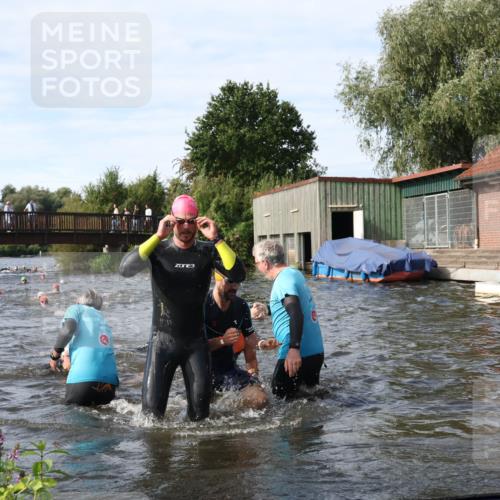 31.08.2025 - Elbe Triathlon Hamburg Luisa Fischer http://msf.ph/oto/8683783 31.08.2025 10:20:28 Schwimmen 1121, 1127, 1140, 1143, 1180, 1216, 1224 meine-sportfotos.de