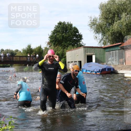 31.08.2025 - Elbe Triathlon Hamburg Luisa Fischer http://msf.ph/oto/8683784 31.08.2025 10:20:28 Schwimmen 1121, 1127, 1140, 1143, 1180, 1216, 1224 meine-sportfotos.de