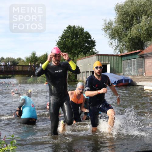 31.08.2025 - Elbe Triathlon Hamburg Luisa Fischer http://msf.ph/oto/8683788 31.08.2025 10:20:29 Schwimmen 1121, 1127, 1140, 1143, 1180, 1216, 1224 meine-sportfotos.de