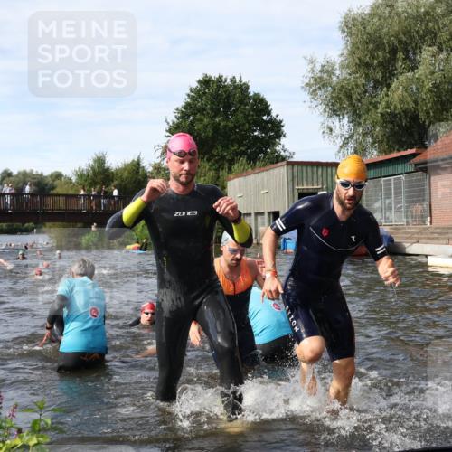 31.08.2025 - Elbe Triathlon Hamburg Luisa Fischer http://msf.ph/oto/8683790 31.08.2025 10:20:29 Schwimmen 1121, 1127, 1140, 1143, 1180, 1216, 1224 meine-sportfotos.de