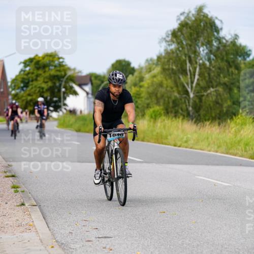 31.08.2025 - Elbe Triathlon Hamburg Michael Burmester http://msf.ph/oto/8683795 31.08.2025 11:14:31 Radfahren 1040, 1438, 1447, 1463, 1522 meine-sportfotos.de