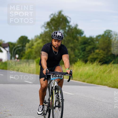 31.08.2025 - Elbe Triathlon Hamburg Michael Burmester http://msf.ph/oto/8683798 31.08.2025 11:14:32 Radfahren 1040, 1438, 1522 meine-sportfotos.de