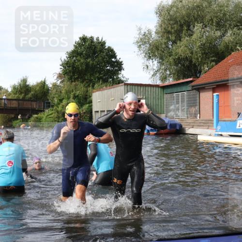 31.08.2025 - Elbe Triathlon Hamburg Luisa Fischer http://msf.ph/oto/8683837 31.08.2025 10:20:44 Schwimmen 1147, 1190, 1193, 1225, 1227, 1234 meine-sportfotos.de