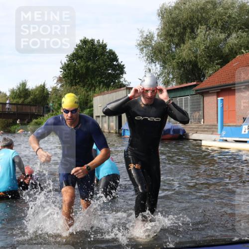 31.08.2025 - Elbe Triathlon Hamburg Luisa Fischer http://msf.ph/oto/8683840 31.08.2025 10:20:45 Schwimmen 1147, 1190, 1193, 1225, 1227, 1234 meine-sportfotos.de