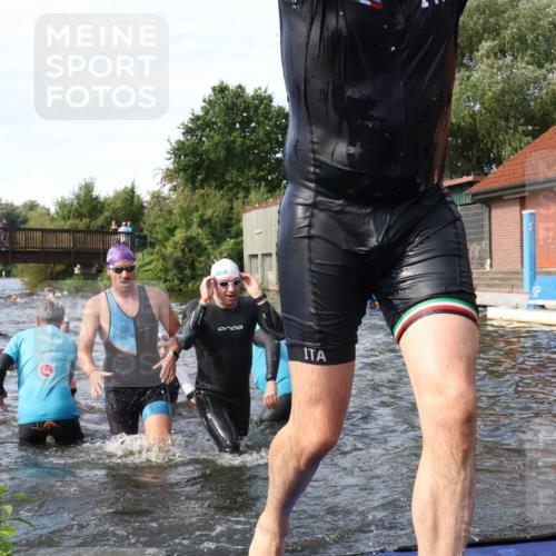 31.08.2025 - Elbe Triathlon Hamburg Luisa Fischer http://msf.ph/oto/8683854 31.08.2025 10:20:49 Schwimmen 1147, 1174, 1190, 1193, 1225, 1227, 1234, 1241 meine-sportfotos.de