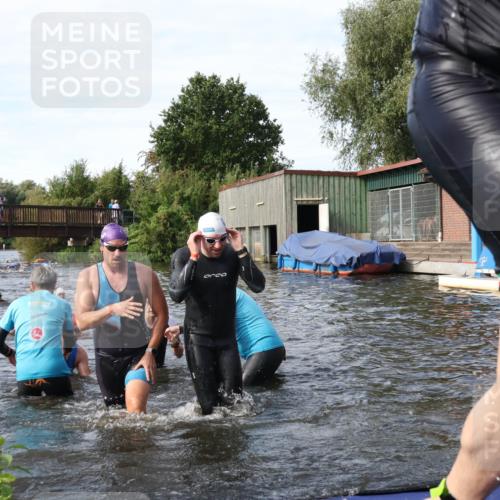 31.08.2025 - Elbe Triathlon Hamburg Luisa Fischer http://msf.ph/oto/8683856 31.08.2025 10:20:50 Schwimmen 1147, 1174, 1190, 1193, 1225, 1227, 1234, 1241 meine-sportfotos.de