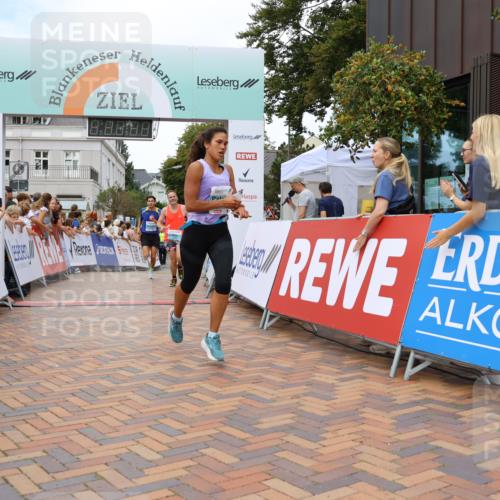 31.08.2025 - 21. Blankeneser Heldenlauf Strokosch-Dieckow http://msf.ph/oto/8683863 31.08.2025 12:03:28 Ziel 4256, 4418, 4151, 4032 meine-sportfotos.de