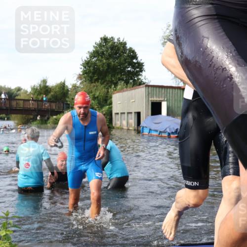 31.08.2025 - Elbe Triathlon Hamburg Luisa Fischer http://msf.ph/oto/8683874 31.08.2025 10:20:54 Schwimmen 1147, 1174, 1225, 1227, 1241 meine-sportfotos.de