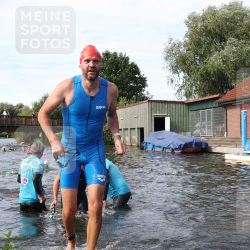 31.08.2025 - Elbe Triathlon Hamburg Luisa Fischer http://msf.ph/oto/8683878 31.08.2025 10:20:55 Schwimmen 1147, 1174, 1225, 1227, 1241, 1245 meine-sportfotos.de
