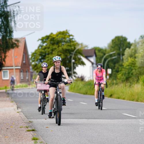 31.08.2025 - Elbe Triathlon Hamburg Michael Burmester http://msf.ph/oto/8683889 31.08.2025 11:15:01 Radfahren 1383, 1616, 1617 meine-sportfotos.de