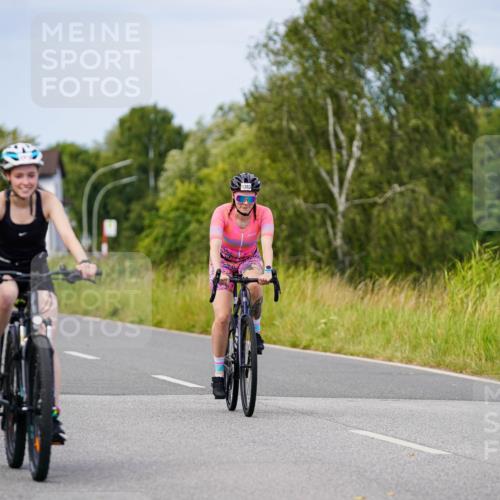31.08.2025 - Elbe Triathlon Hamburg Michael Burmester http://msf.ph/oto/8683892 31.08.2025 11:15:02 Radfahren 1383, 1616, 1617 meine-sportfotos.de