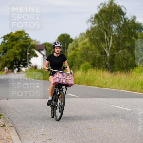 31.08.2025 - Elbe Triathlon Hamburg Michael Burmester http://msf.ph/oto/8683906 31.08.2025 11:15:05 Radfahren 1383, 1457, 1616, 1617 meine-sportfotos.de