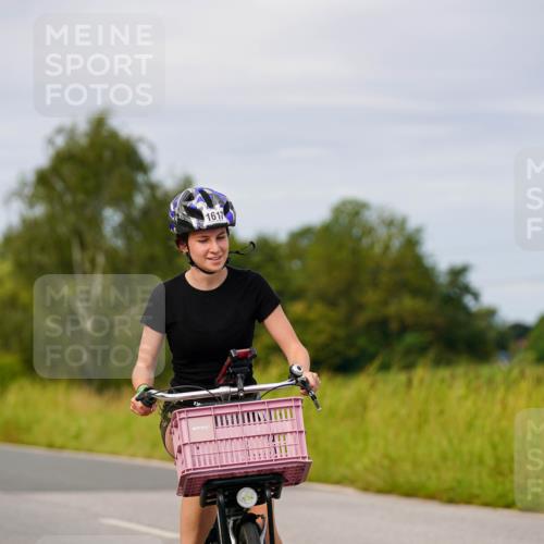 31.08.2025 - Elbe Triathlon Hamburg Michael Burmester http://msf.ph/oto/8683912 31.08.2025 11:15:07 Radfahren 1383, 1457, 1616, 1617 meine-sportfotos.de