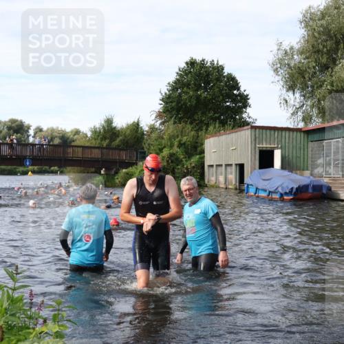 31.08.2025 - Elbe Triathlon Hamburg Luisa Fischer http://msf.ph/oto/8683915 31.08.2025 10:21:12 Schwimmen 1116, 1184 meine-sportfotos.de