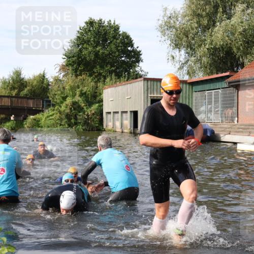 31.08.2025 - Elbe Triathlon Hamburg Luisa Fischer http://msf.ph/oto/8683940 31.08.2025 10:21:31 Schwimmen 1112, 1169, 1195, 1205, 1213, 1223 meine-sportfotos.de