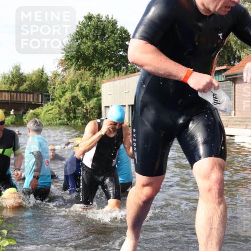 31.08.2025 - Elbe Triathlon Hamburg Luisa Fischer http://msf.ph/oto/8683954 31.08.2025 10:21:34 Schwimmen 1112, 1139, 1169, 1195, 1205, 1213, 1223, 1238 meine-sportfotos.de