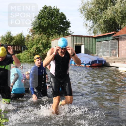 31.08.2025 - Elbe Triathlon Hamburg Luisa Fischer http://msf.ph/oto/8683957 31.08.2025 10:21:35 Schwimmen 1112, 1114, 1139, 1169, 1195, 1204, 1205, 1213, 1223, 1238 meine-sportfotos.de