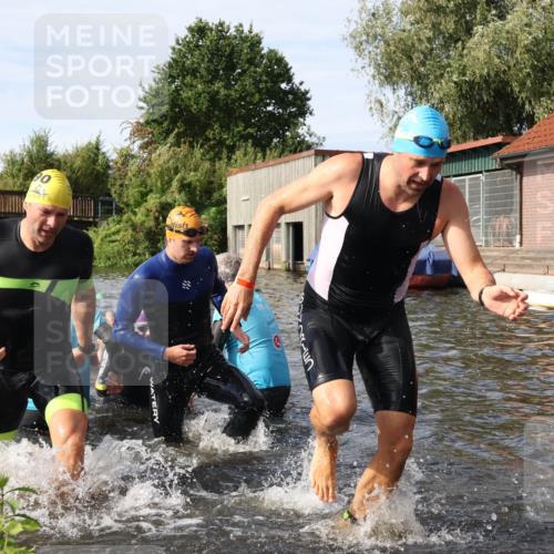 31.08.2025 - Elbe Triathlon Hamburg Luisa Fischer http://msf.ph/oto/8683962 31.08.2025 10:21:35 Schwimmen 1112, 1114, 1139, 1169, 1195, 1204, 1205, 1213, 1223, 1238 meine-sportfotos.de