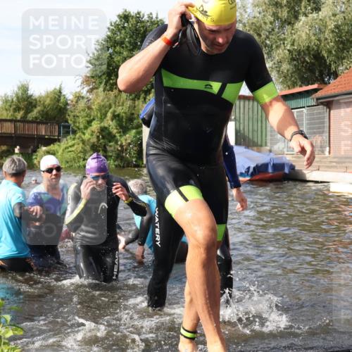 31.08.2025 - Elbe Triathlon Hamburg Luisa Fischer http://msf.ph/oto/8683969 31.08.2025 10:21:37 Schwimmen 1112, 1114, 1139, 1169, 1195, 1204, 1205, 1213, 1223, 1238, 1240 meine-sportfotos.de