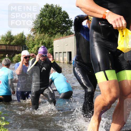 31.08.2025 - Elbe Triathlon Hamburg Luisa Fischer http://msf.ph/oto/8683972 31.08.2025 10:21:38 Schwimmen 1112, 1114, 1139, 1195, 1204, 1205, 1213, 1223, 1238, 1240 meine-sportfotos.de