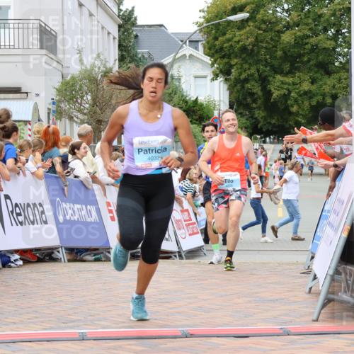31.08.2025 - 21. Blankeneser Heldenlauf Strokosch-Dieckow http://msf.ph/oto/8683976 31.08.2025 12:03:27 Ziel 4256, 4418, 4151, 4032 meine-sportfotos.de