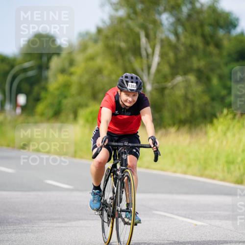 31.08.2025 - Elbe Triathlon Hamburg Michael Burmester http://msf.ph/oto/8683979 31.08.2025 11:16:02 Radfahren 1353, 1358 meine-sportfotos.de