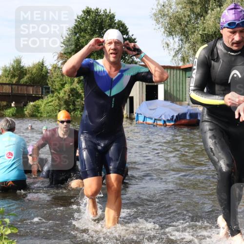31.08.2025 - Elbe Triathlon Hamburg Luisa Fischer http://msf.ph/oto/8683982 31.08.2025 10:21:40 Schwimmen 1114, 1139, 1157, 1176, 1195, 1204, 1205, 1213, 1223, 1238, 1240 meine-sportfotos.de
