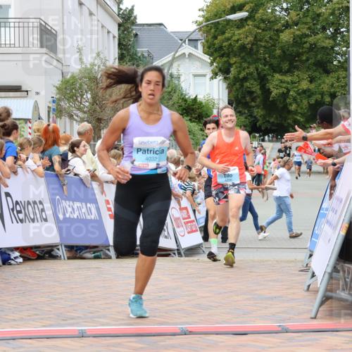31.08.2025 - 21. Blankeneser Heldenlauf Strokosch-Dieckow http://msf.ph/oto/8683989 31.08.2025 12:03:27 Ziel 4256, 4418, 4151, 4032 meine-sportfotos.de