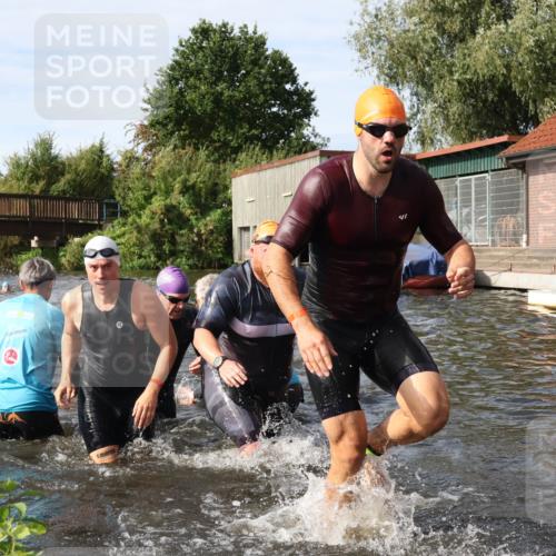 31.08.2025 - Elbe Triathlon Hamburg Luisa Fischer http://msf.ph/oto/8683990 31.08.2025 10:21:42 Schwimmen 1114, 1139, 1144, 1157, 1176, 1204, 1205, 1213, 1223, 1238, 1240, 1244 meine-sportfotos.de