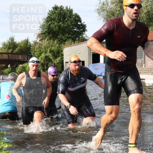 31.08.2025 - Elbe Triathlon Hamburg Luisa Fischer http://msf.ph/oto/8683991 31.08.2025 10:21:43 Schwimmen 1114, 1139, 1144, 1157, 1176, 1204, 1205, 1223, 1238, 1240, 1244 meine-sportfotos.de