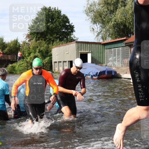 31.08.2025 - Elbe Triathlon Hamburg Luisa Fischer http://msf.ph/oto/8684008 31.08.2025 10:21:49 Schwimmen 1114, 1134, 1144, 1157, 1168, 1176, 1177, 1204, 1229, 1240, 1244 meine-sportfotos.de