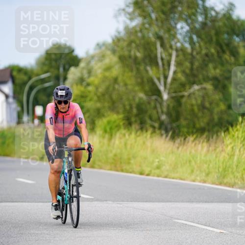 31.08.2025 - Elbe Triathlon Hamburg Michael Burmester http://msf.ph/oto/8684015 31.08.2025 11:16:21 Radfahren 1387, 1495, 1503 meine-sportfotos.de