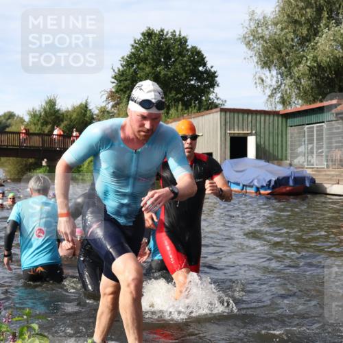 31.08.2025 - Elbe Triathlon Hamburg Luisa Fischer http://msf.ph/oto/8684016 31.08.2025 10:21:52 Schwimmen 1119, 1134, 1144, 1157, 1168, 1176, 1177, 1186, 1229, 1244 meine-sportfotos.de