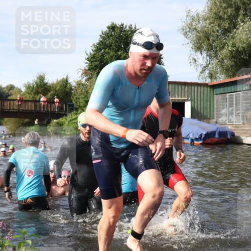 31.08.2025 - Elbe Triathlon Hamburg Luisa Fischer http://msf.ph/oto/8684017 31.08.2025 10:21:53 Schwimmen 1119, 1134, 1144, 1157, 1168, 1176, 1177, 1186, 1229, 1244 meine-sportfotos.de