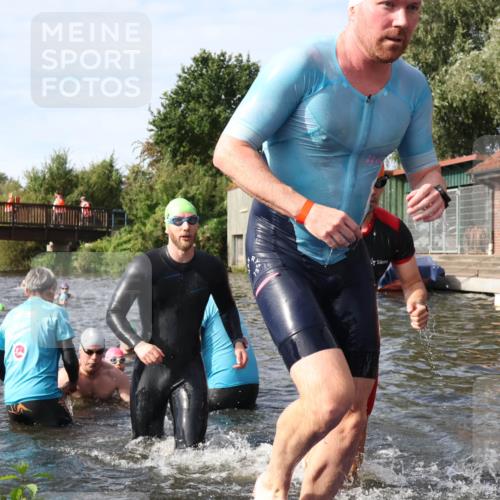 31.08.2025 - Elbe Triathlon Hamburg Luisa Fischer http://msf.ph/oto/8684019 31.08.2025 10:21:53 Schwimmen 1119, 1134, 1144, 1157, 1168, 1176, 1177, 1186, 1229, 1244 meine-sportfotos.de