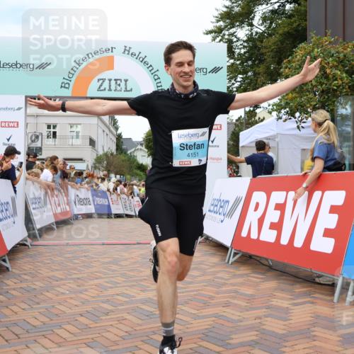 31.08.2025 - 21. Blankeneser Heldenlauf Strokosch-Dieckow http://msf.ph/oto/8684027 31.08.2025 12:03:22 Ziel 4151, 4032 meine-sportfotos.de