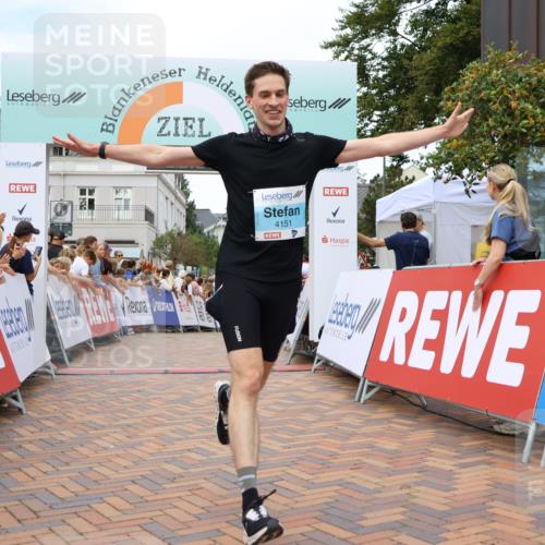 31.08.2025 - 21. Blankeneser Heldenlauf Strokosch-Dieckow http://msf.ph/oto/8684037 31.08.2025 12:03:22 Ziel 4151, 4032 meine-sportfotos.de