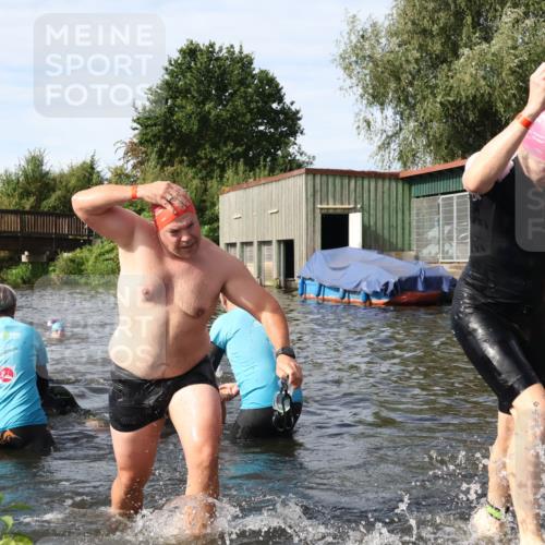 31.08.2025 - Elbe Triathlon Hamburg Luisa Fischer http://msf.ph/oto/8684038 31.08.2025 10:21:59 Schwimmen 1119, 1134, 1156, 1186, 1217, 1229, 1243 meine-sportfotos.de