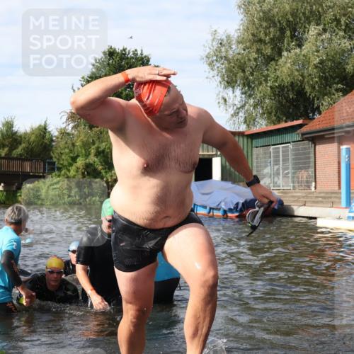31.08.2025 - Elbe Triathlon Hamburg Luisa Fischer http://msf.ph/oto/8684042 31.08.2025 10:22:00 Schwimmen 1119, 1134, 1156, 1186, 1217, 1221, 1229, 1243 meine-sportfotos.de