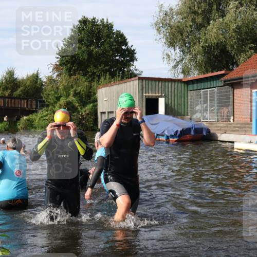 31.08.2025 - Elbe Triathlon Hamburg Luisa Fischer http://msf.ph/oto/8684044 31.08.2025 10:22:02 Schwimmen 1119, 1156, 1167, 1186, 1217, 1221, 1229, 1243 meine-sportfotos.de
